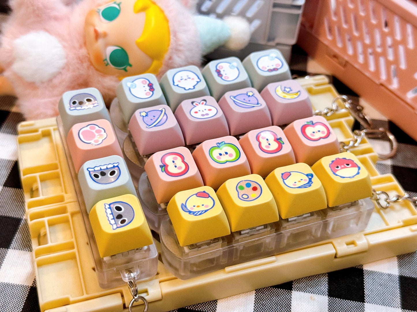 Pre-order: Love and Deepspace Keycaps set